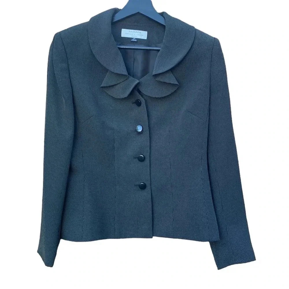 Tahari Arthur S. Levine size 10P Black blazer/jacket with ruffle
